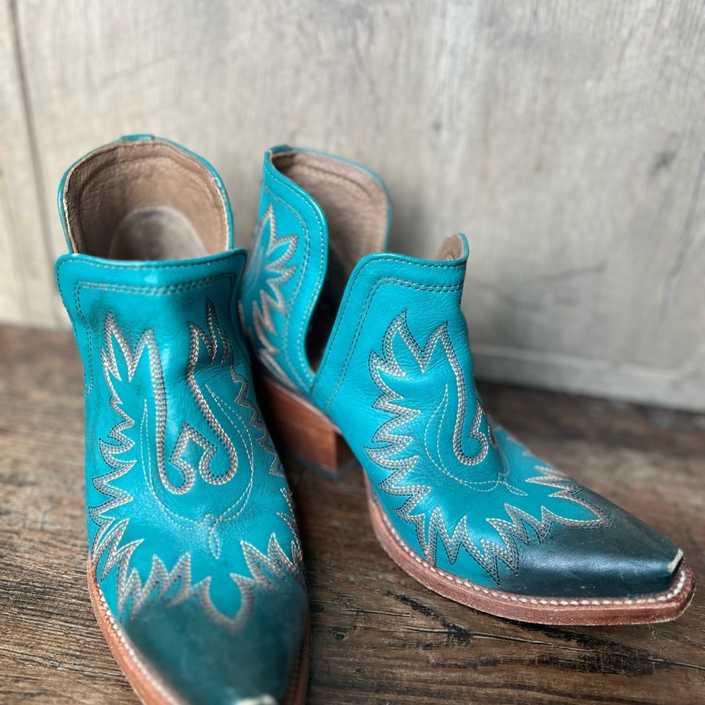 Ariat Turquoise Leather Western Ankle Booties